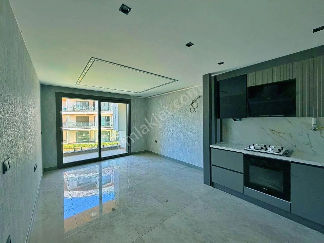 Uytundan Burhaniye Ören'de Ultralüks Sitede Havuz Cephe 1+1daire — fotoğraf 2