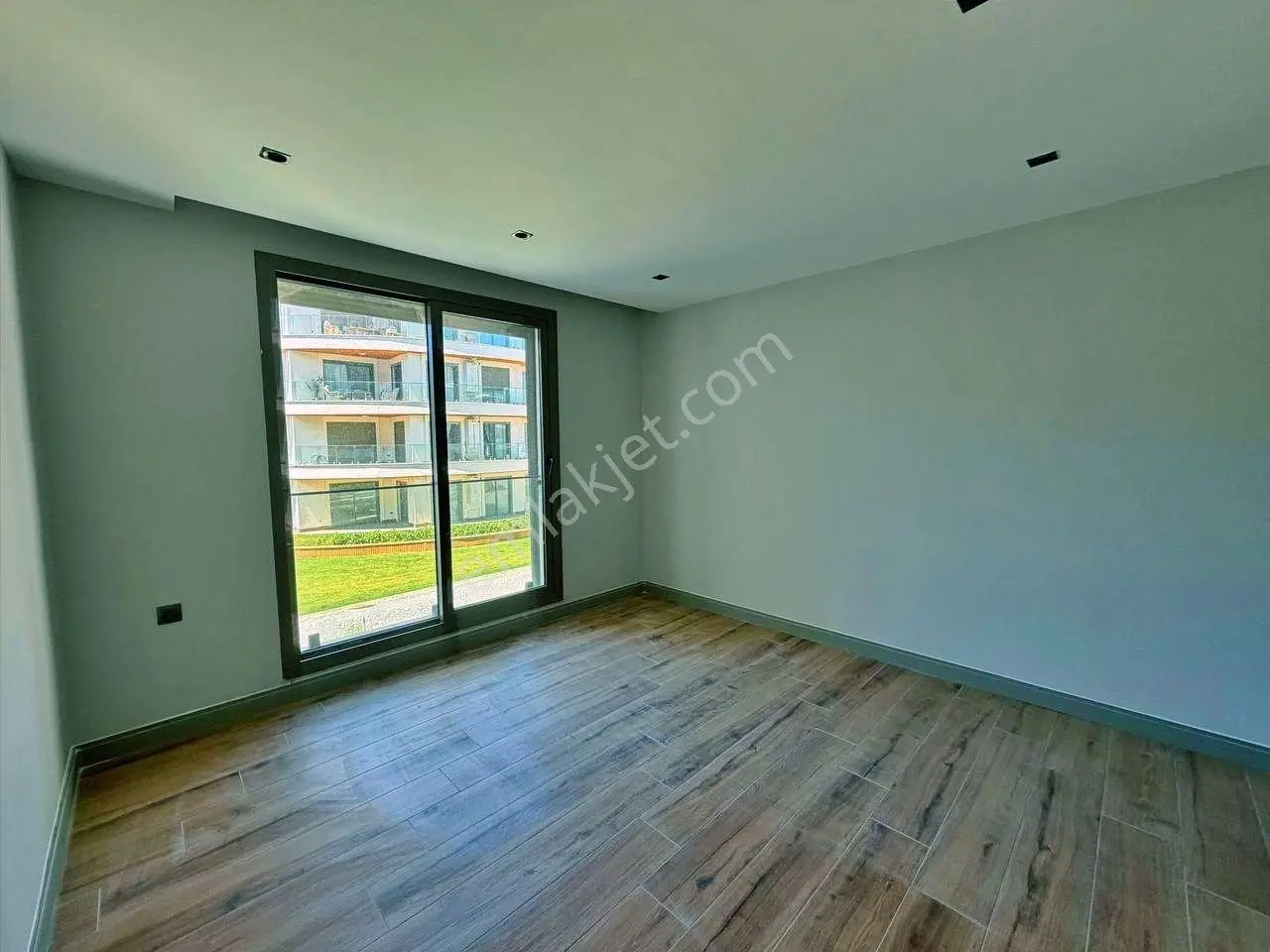 Uytundan Burhaniye Ören'de Ultralüks Sitede Havuz Cephe 1+1daire — fotoğraf 16