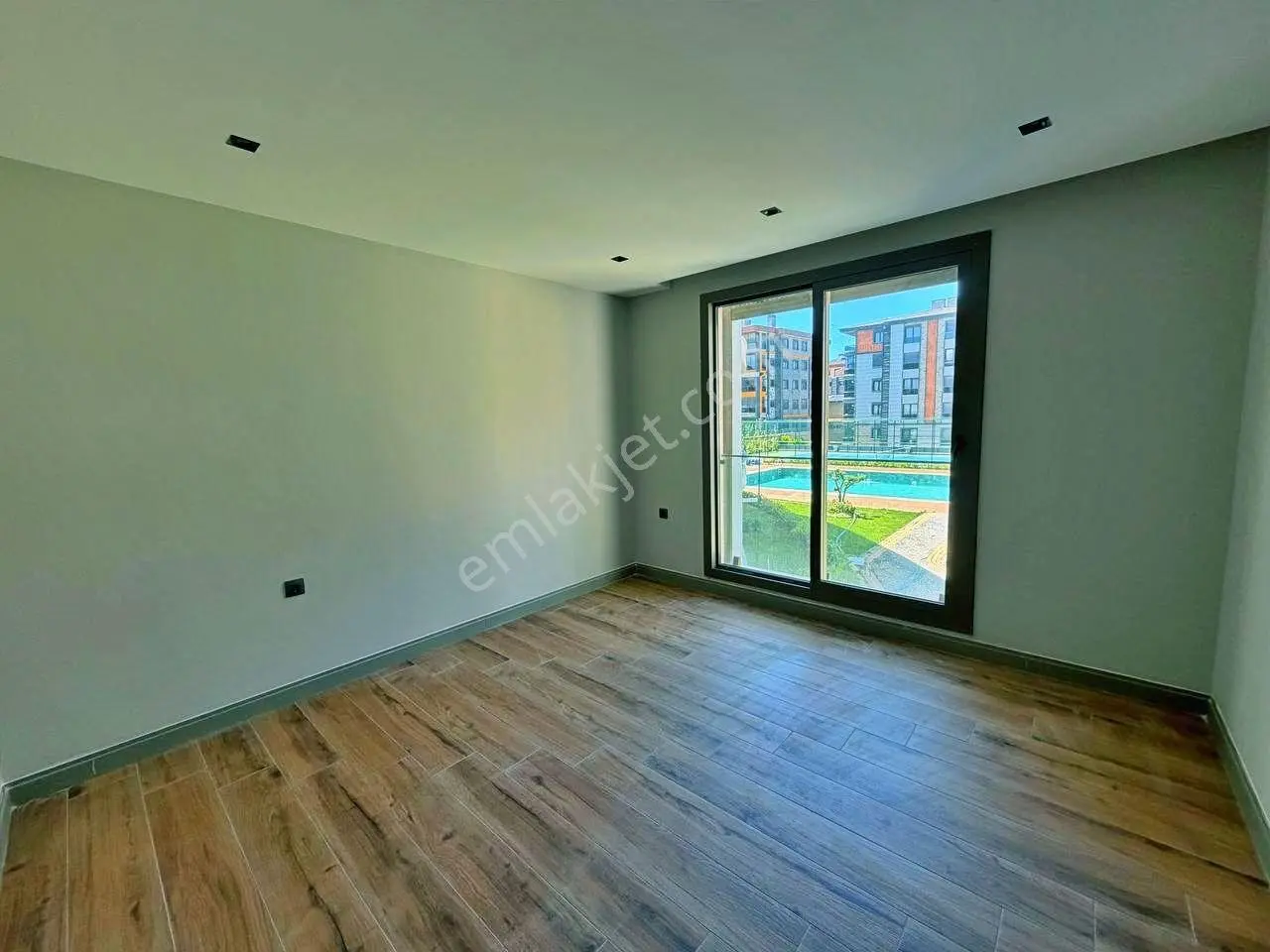 Uytundan Burhaniye Ören'de Ultralüks Sitede Havuz Cephe 1+1daire — fotoğraf 33