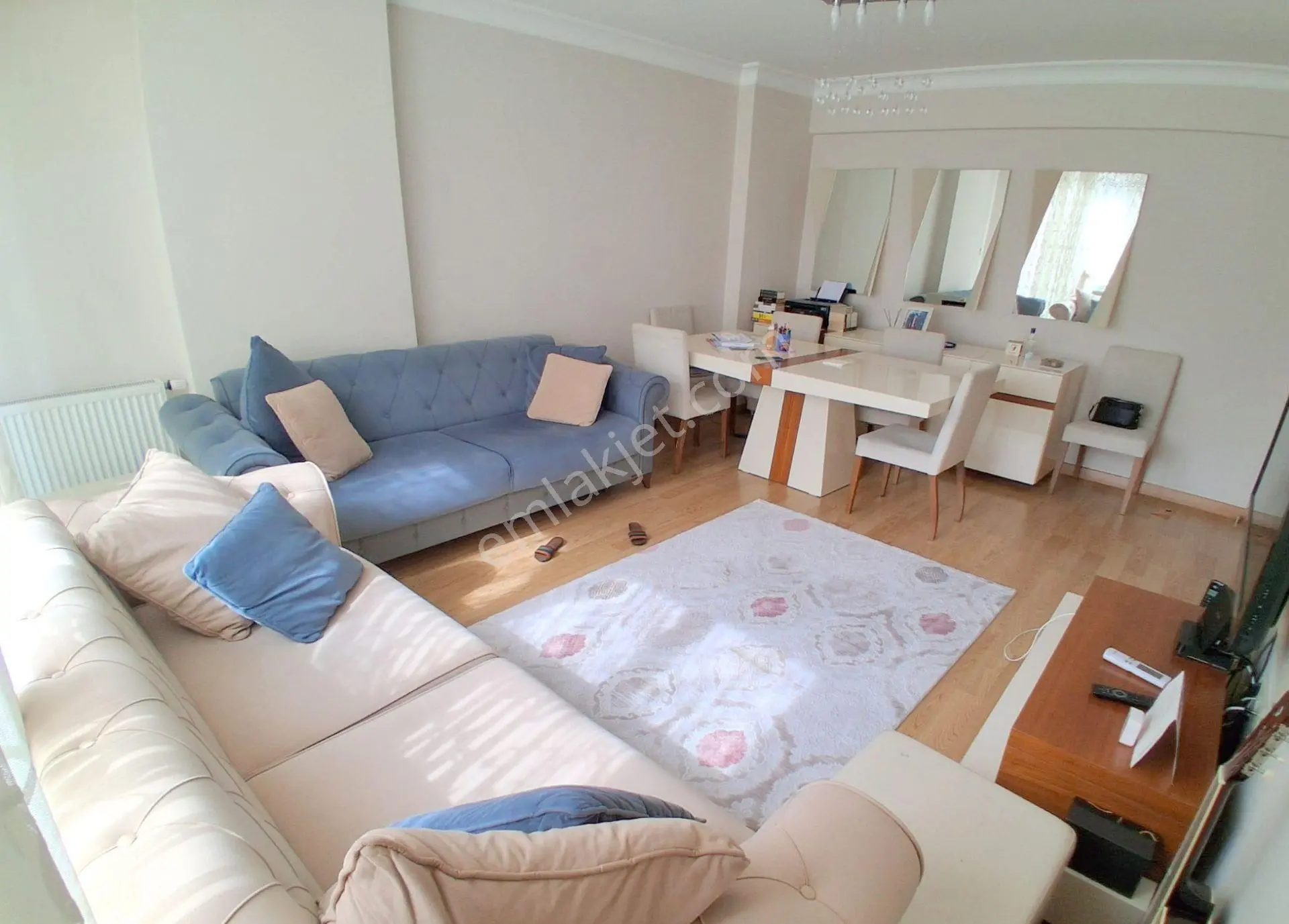 Mertcan'dan Ary Efedra Sitesi İçinde Balkonlu Geniş Ferah 2+1