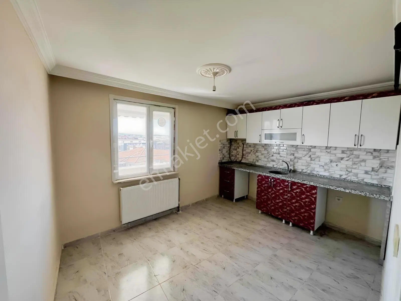 Ersay'dan Atatürk Mh.-satılık Daire-3+1-merkezı Konum