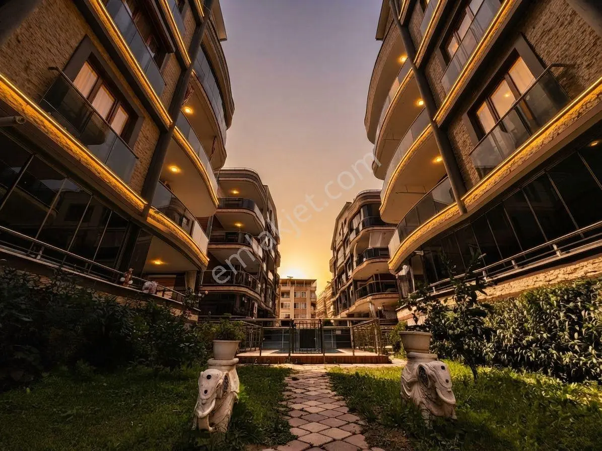 Aktif'ten Akçay'da Satılık Yüzme Havuzlu Arakat Kapalı Otoparklı 2+1 Daire — fotoğraf 3
