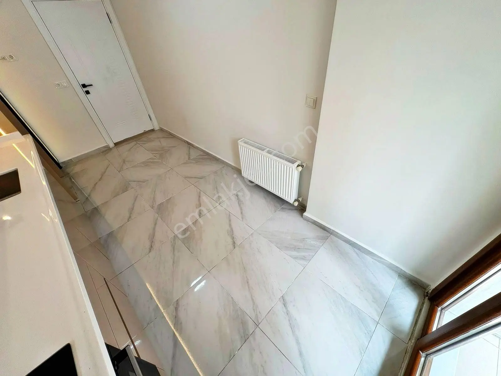 Aktif'ten Akçay'da Satılık Yüzme Havuzlu Arakat Kapalı Otoparklı 2+1 Daire — fotoğraf 15