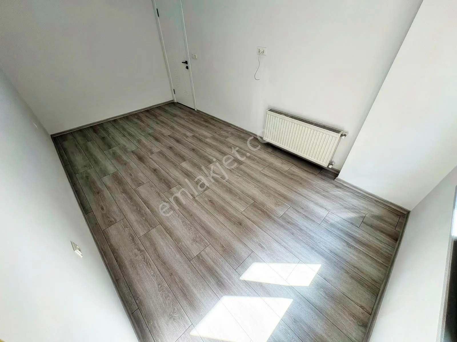 Aktif'ten Akçay'da Satılık Yüzme Havuzlu Arakat Kapalı Otoparklı 2+1 Daire — fotoğraf 24