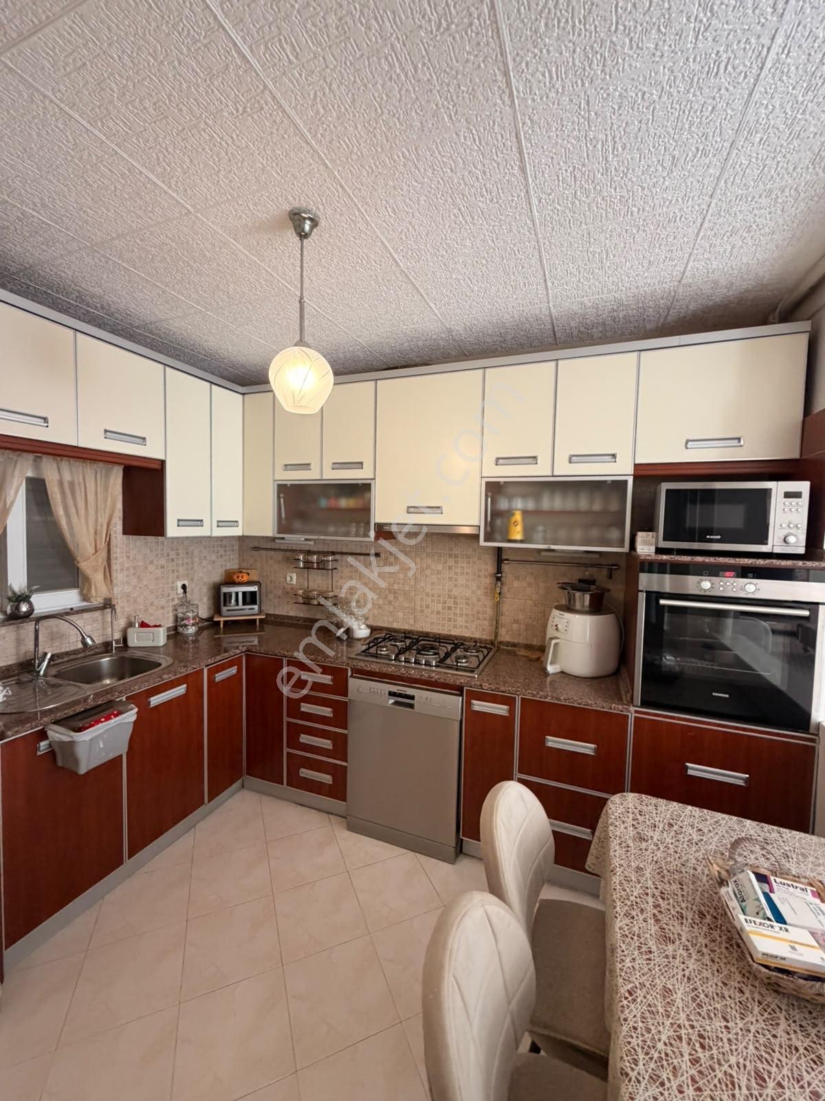 Konak Murat Reis'Te 2+1 Deniz Manzaralı Satılık Daire