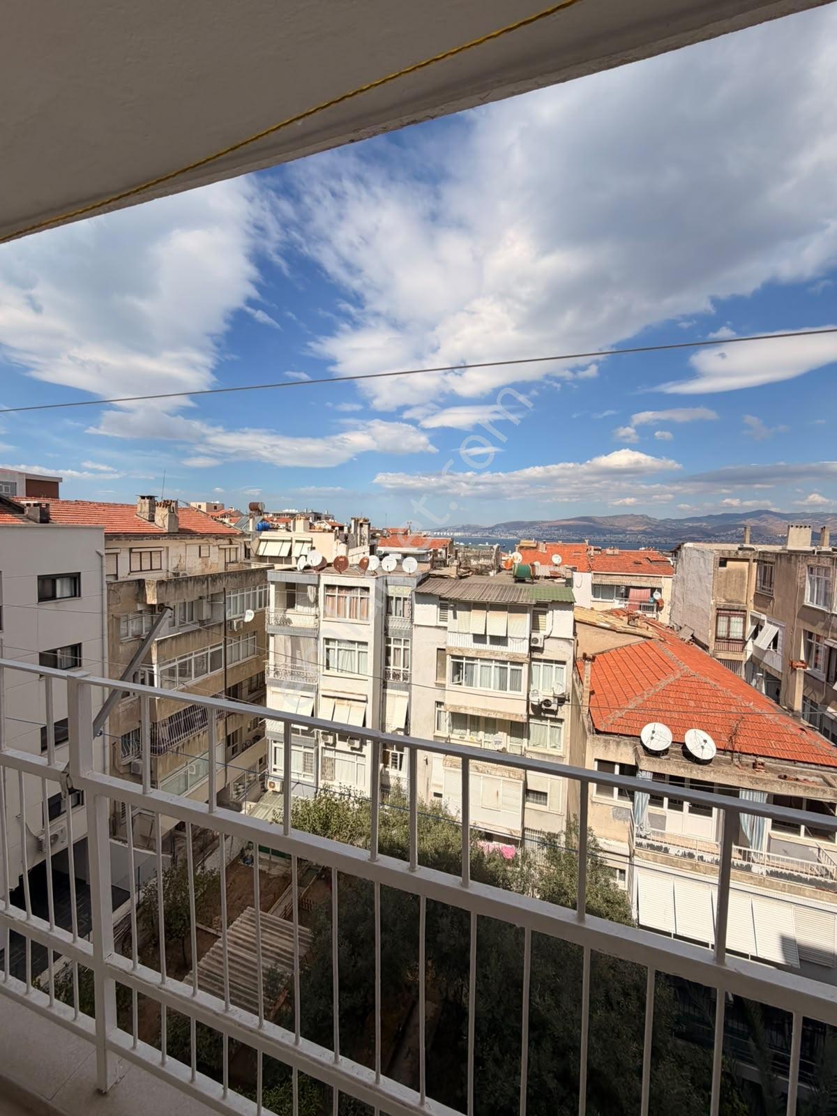Konak Murat Reis'te 2+1 Deniz Manzaralı Satılık Daire — fotoğraf 13