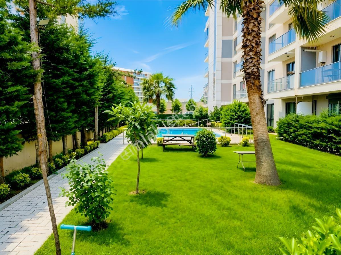 Aydınlı'da Güvenlikli Sitede 1+1 Satılık Daire