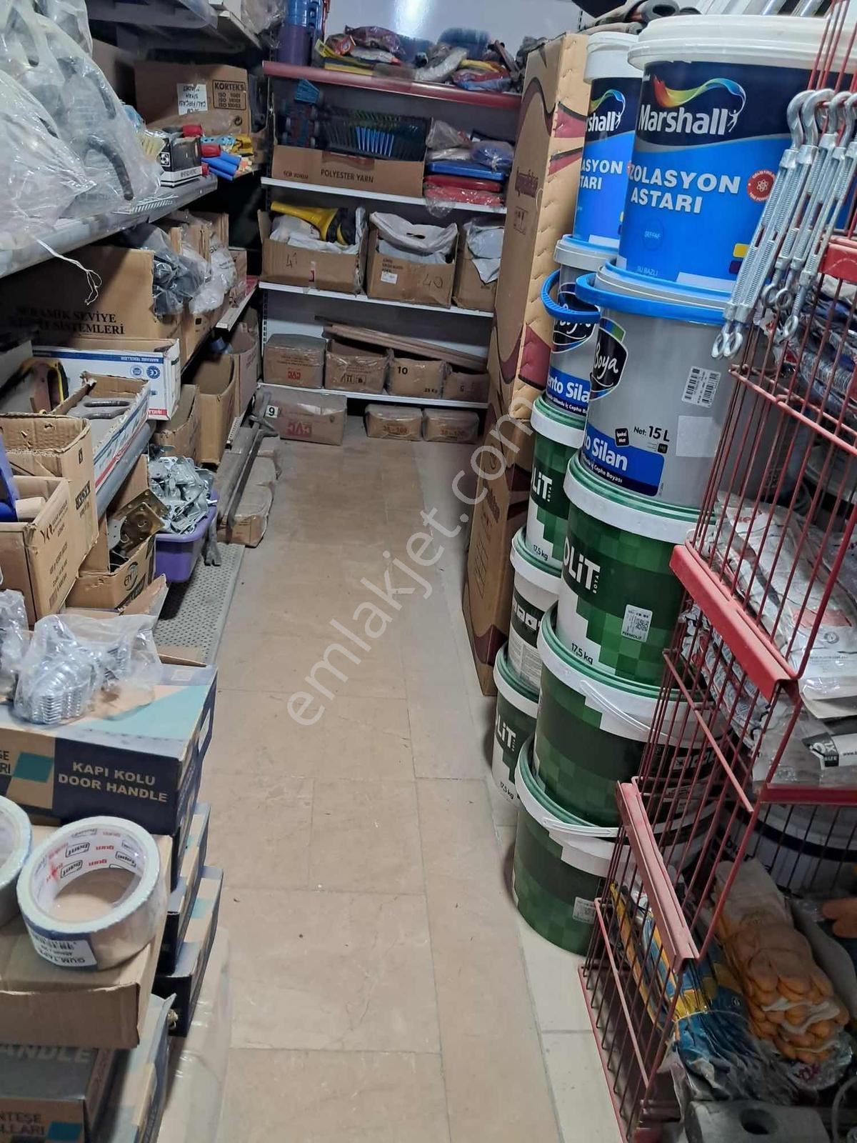 Çayırova Özgürlük Mahallesi'inde Cadde Üzerinde Devren Nalbur — fotoğraf 5