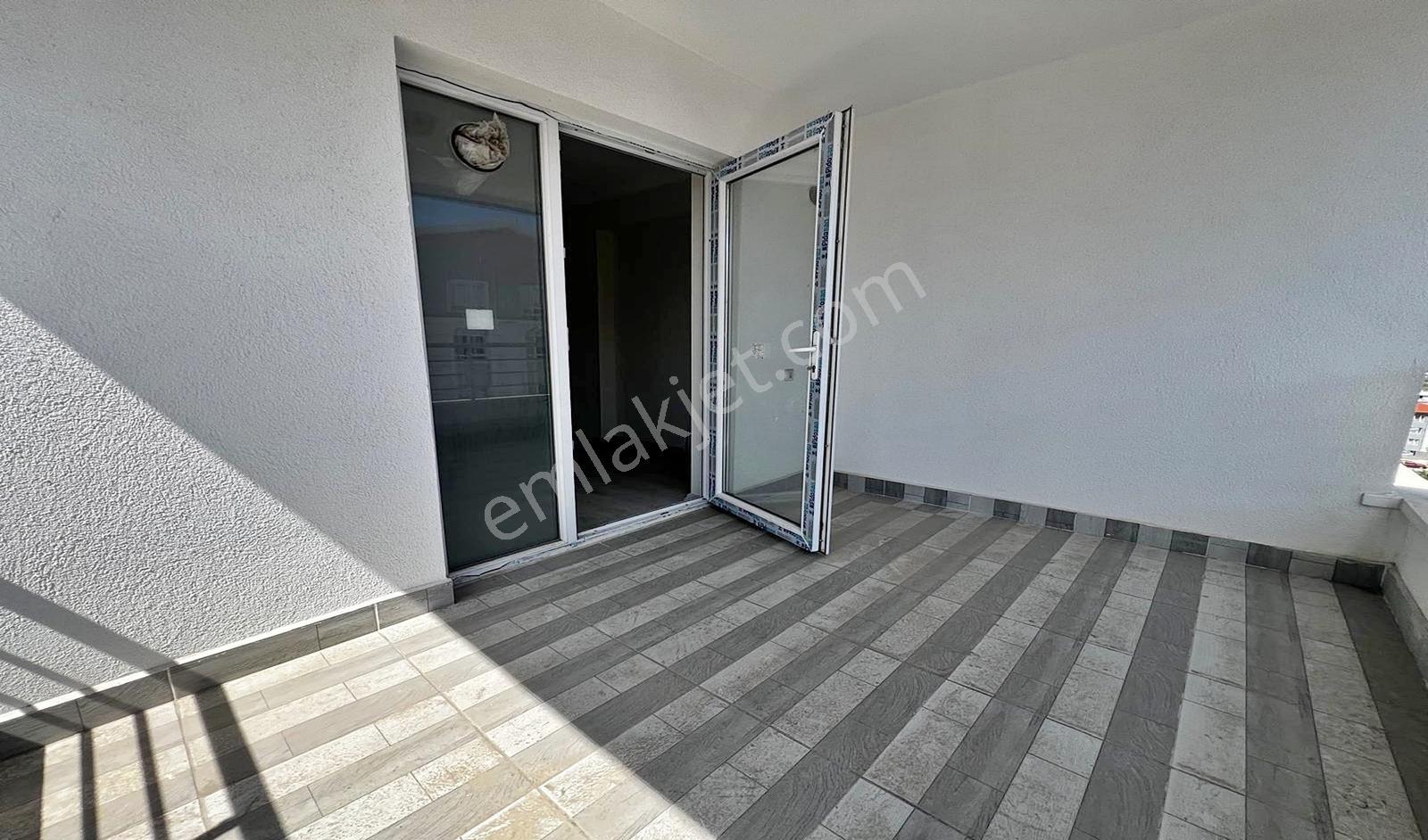 Yasa'dan Karakaya'da 3.kat 3+1 Full Yapılı E.banyolu Kök Tapu !! — fotoğraf 4