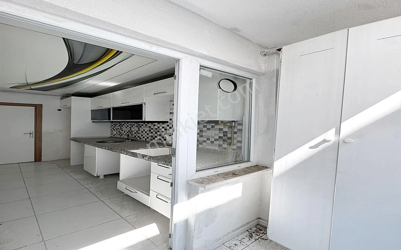 Yıldırım Yapı'dan Metrobüsün Dibinde 2+1 Eminevime Uygun Site İçerisinde Balkonlu Arakat Daire!! — fotoğraf 20
