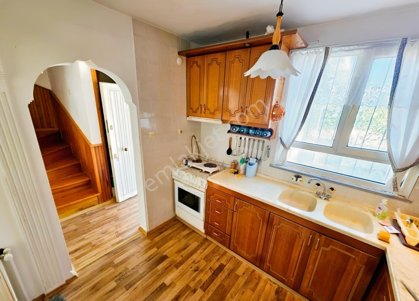 Güre'de Deniz'e Yürüyüş Mesafesinde Satılık Köşe 3+1 Villa — fotoğraf 2
