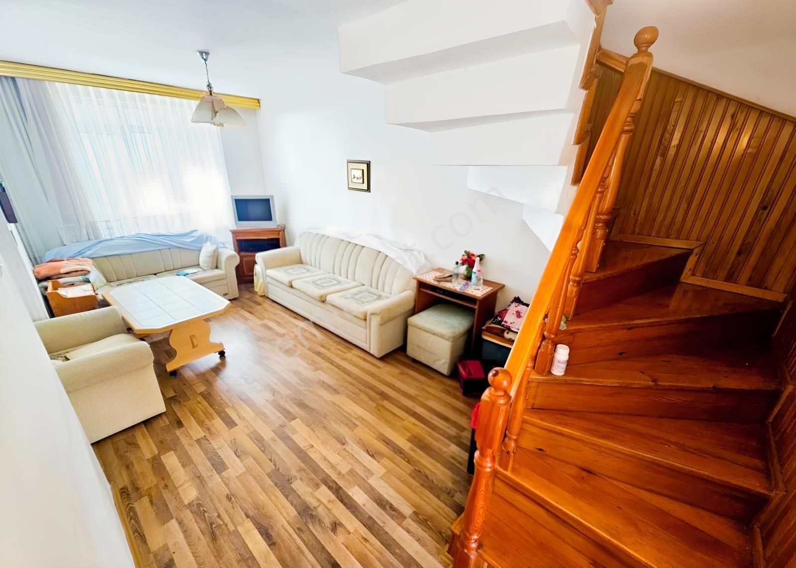 Güre'de Deniz'e Yürüyüş Mesafesinde Satılık Köşe 3+1 Villa — fotoğraf 6