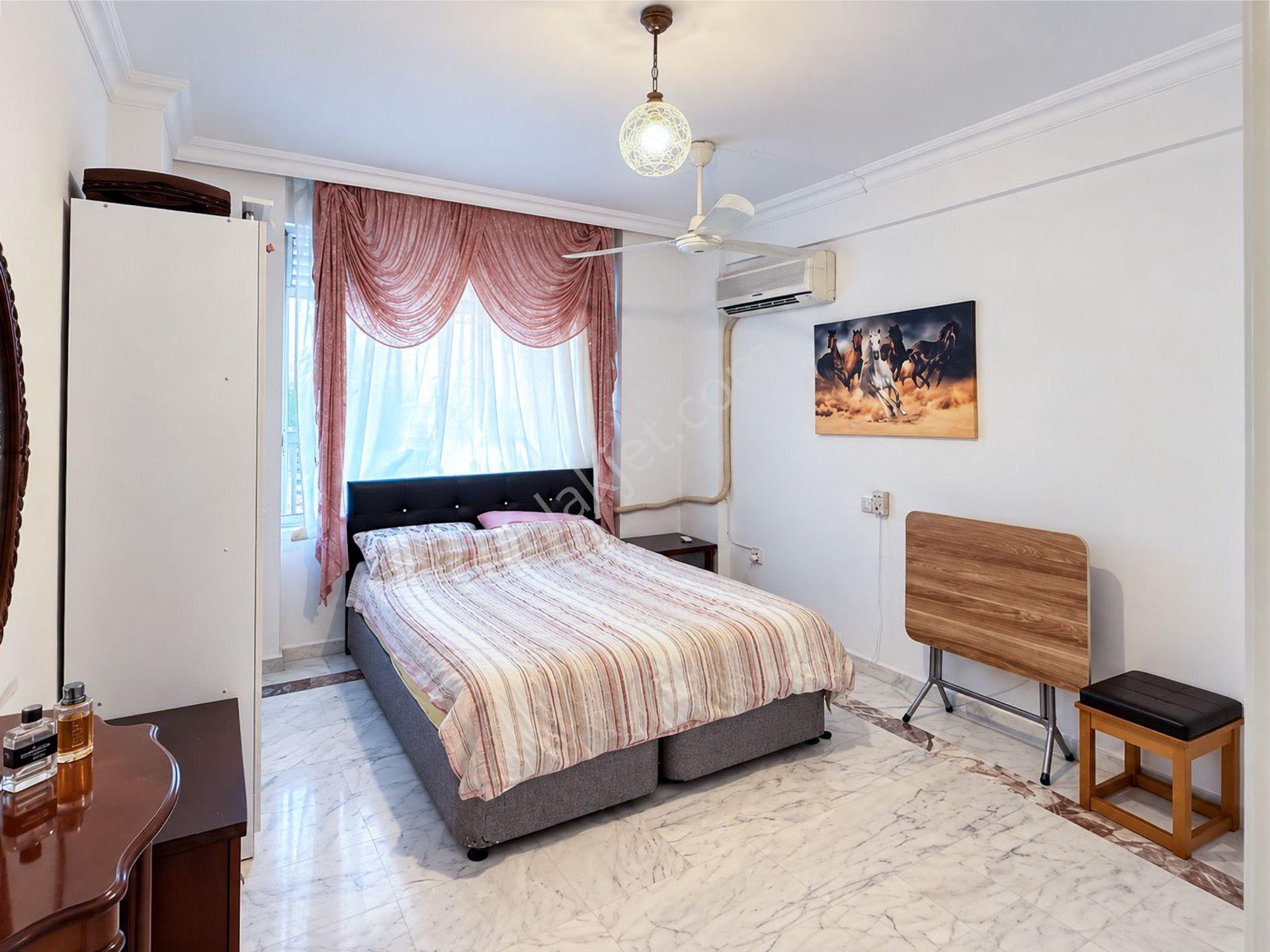 Alanya Kızlarpınarı'nda Kleopatra Plajı'na 700 M Eşyalı 1+1 Satılık Daire — fotoğraf 6