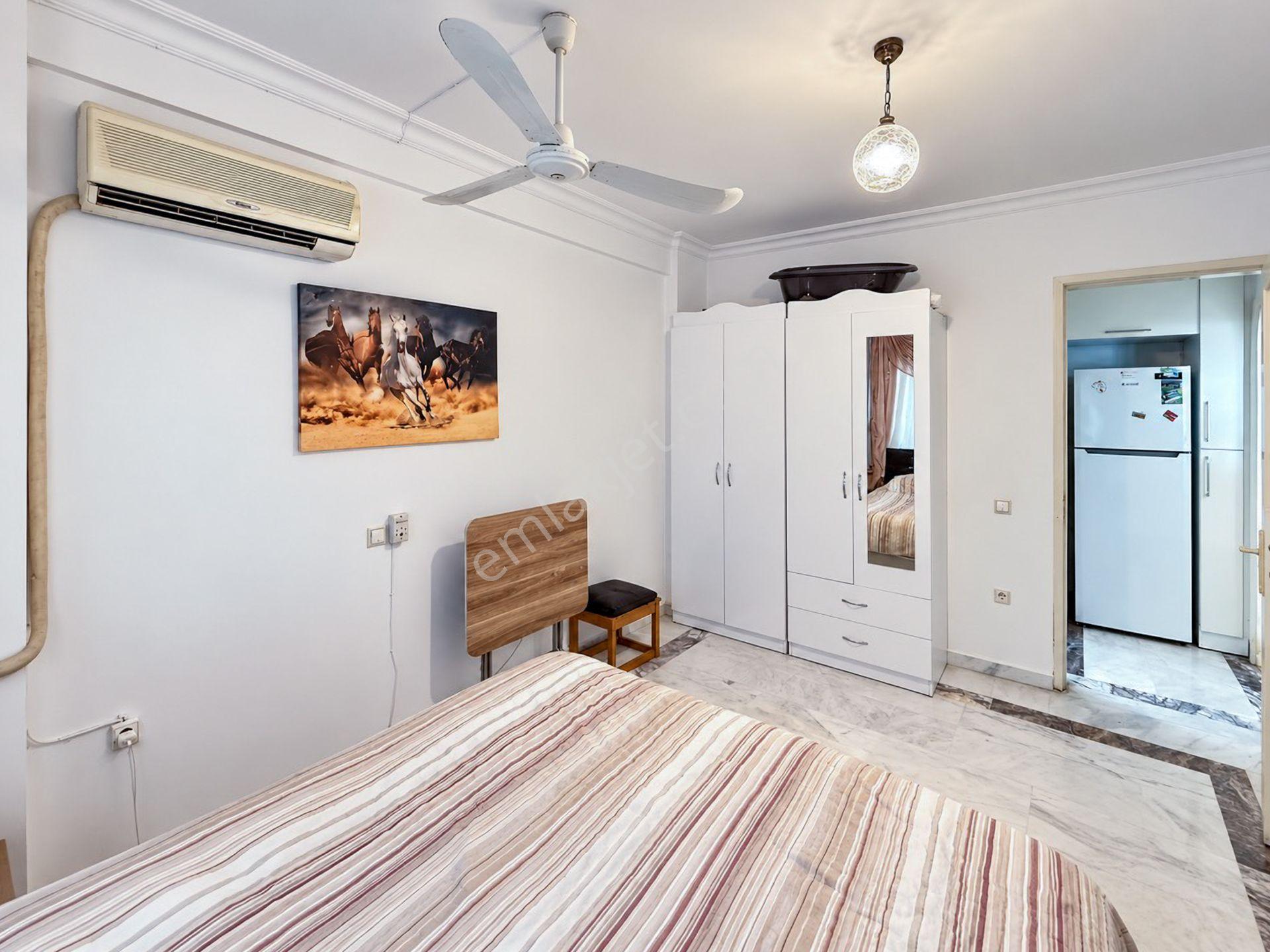Alanya Kızlarpınarı'nda Kleopatra Plajı'na 700 M Eşyalı 1+1 Satılık Daire — fotoğraf 7