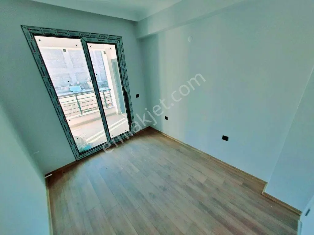Uytun'dan Akçay Yasa Avm Yürüme Mesafesinde Arakat Sıfır 1+1 — fotoğraf 8