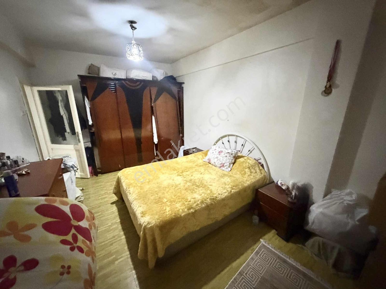 Güngören Sanayi Mah 3+1 105m2 Kaçaksız Binada Satılık Daire — fotoğraf 9