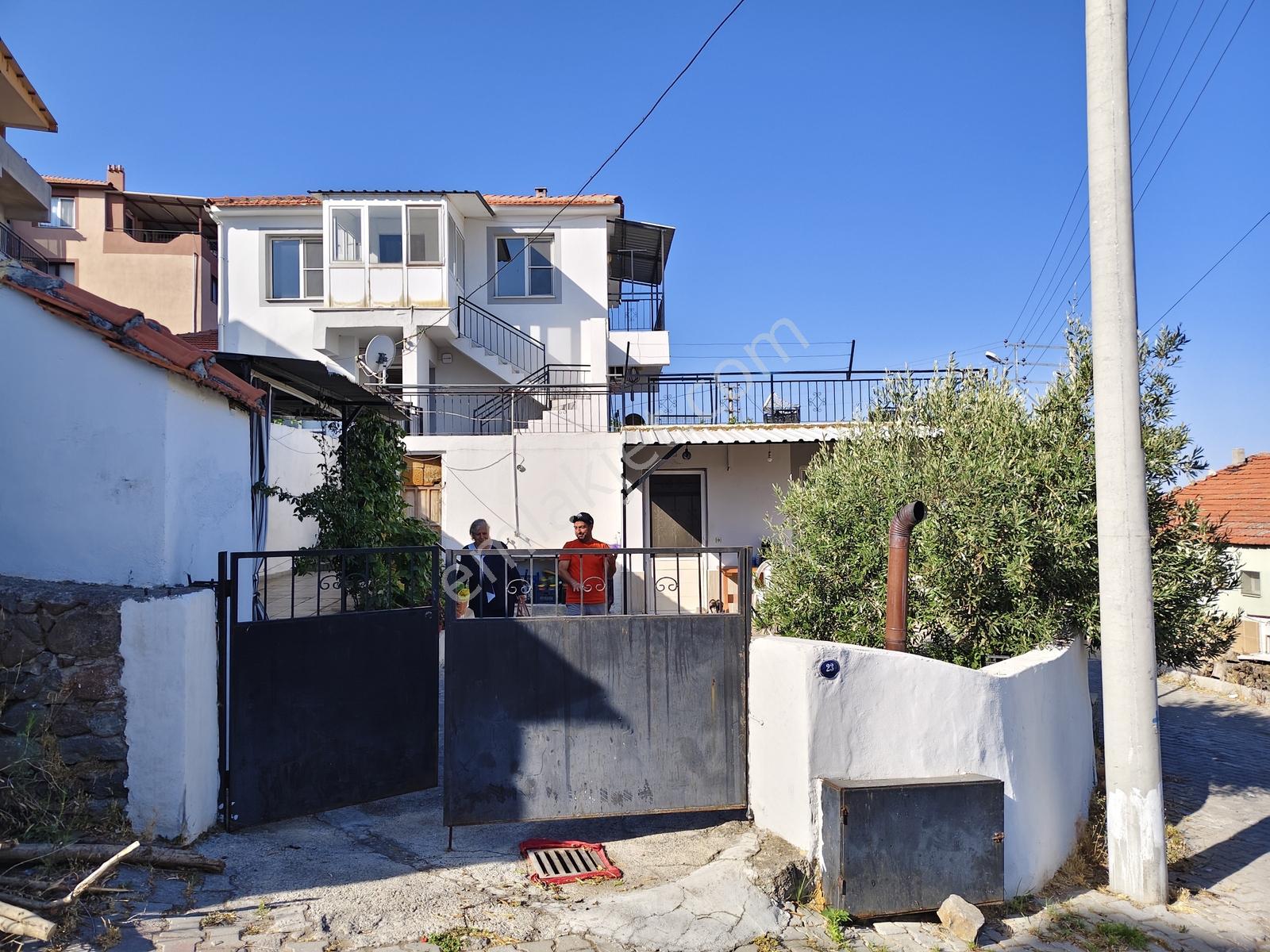 Menemen Göktepe Mahallesi'nde Müstakil 3 Adet 2+1 Ev Bahçeli.. — fotoğraf 3