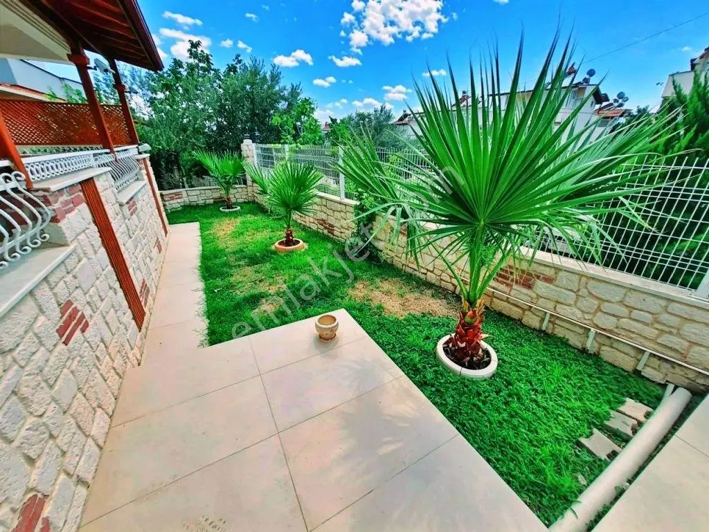 Uytundan Gürede Denize 350 Metre Jeotermalli Otoparklı 5+1 Villa — fotoğraf 15
