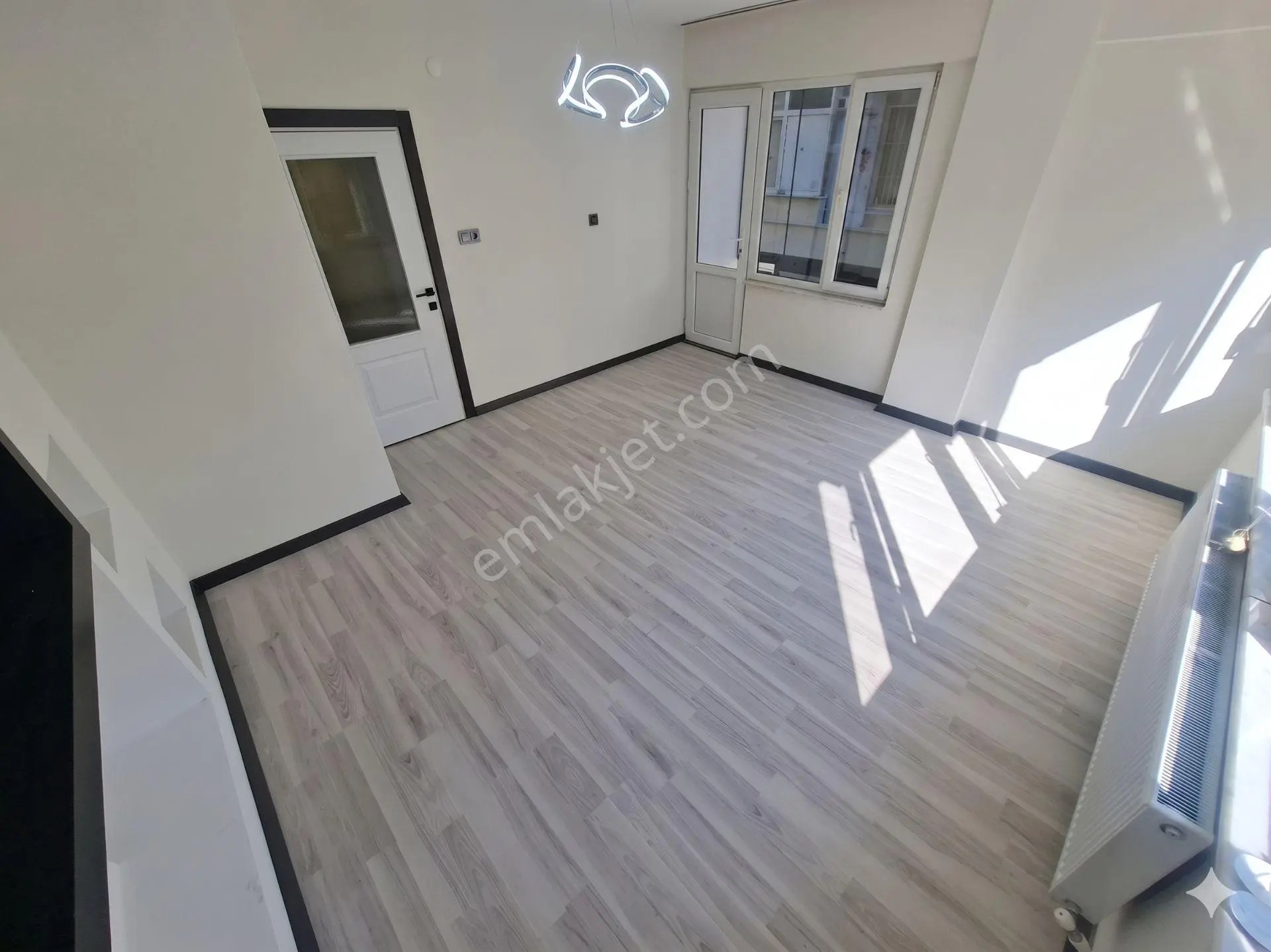 Aktif’ten Altınkum’da Denize 300 Metre Mesafede, Merkezi Konumda Cam Balkonlu Fırsat 2+1 Daire! — fotoğraf 6