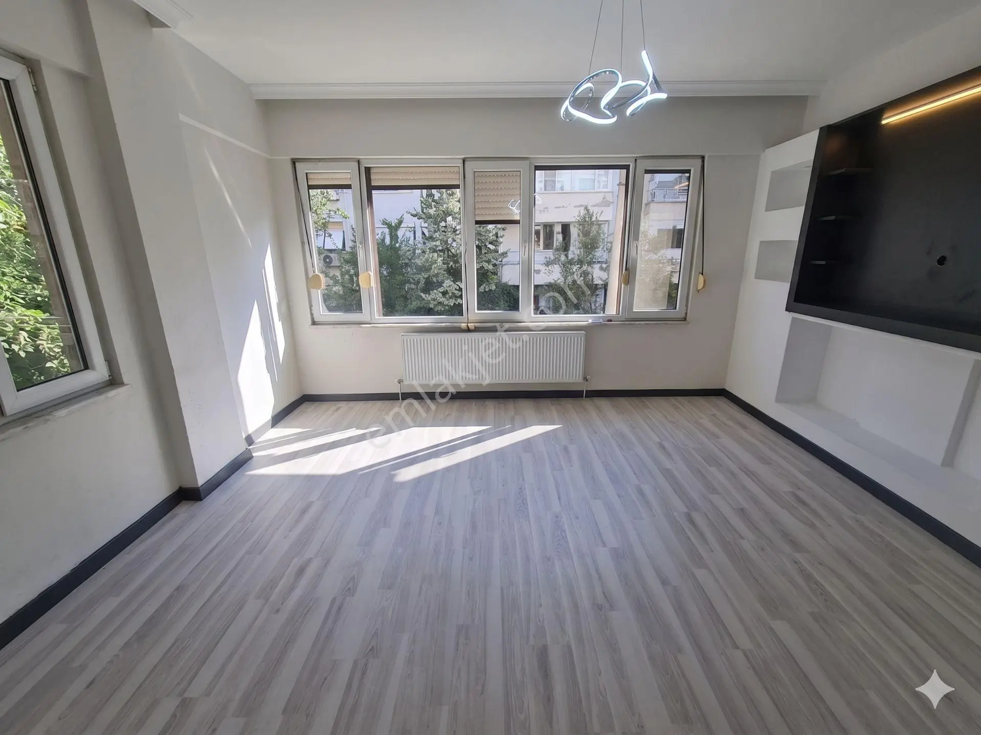 Aktif’ten Altınkum’da Denize 300 Metre Mesafede, Merkezi Konumda Cam Balkonlu Fırsat 2+1 Daire! — fotoğraf 9