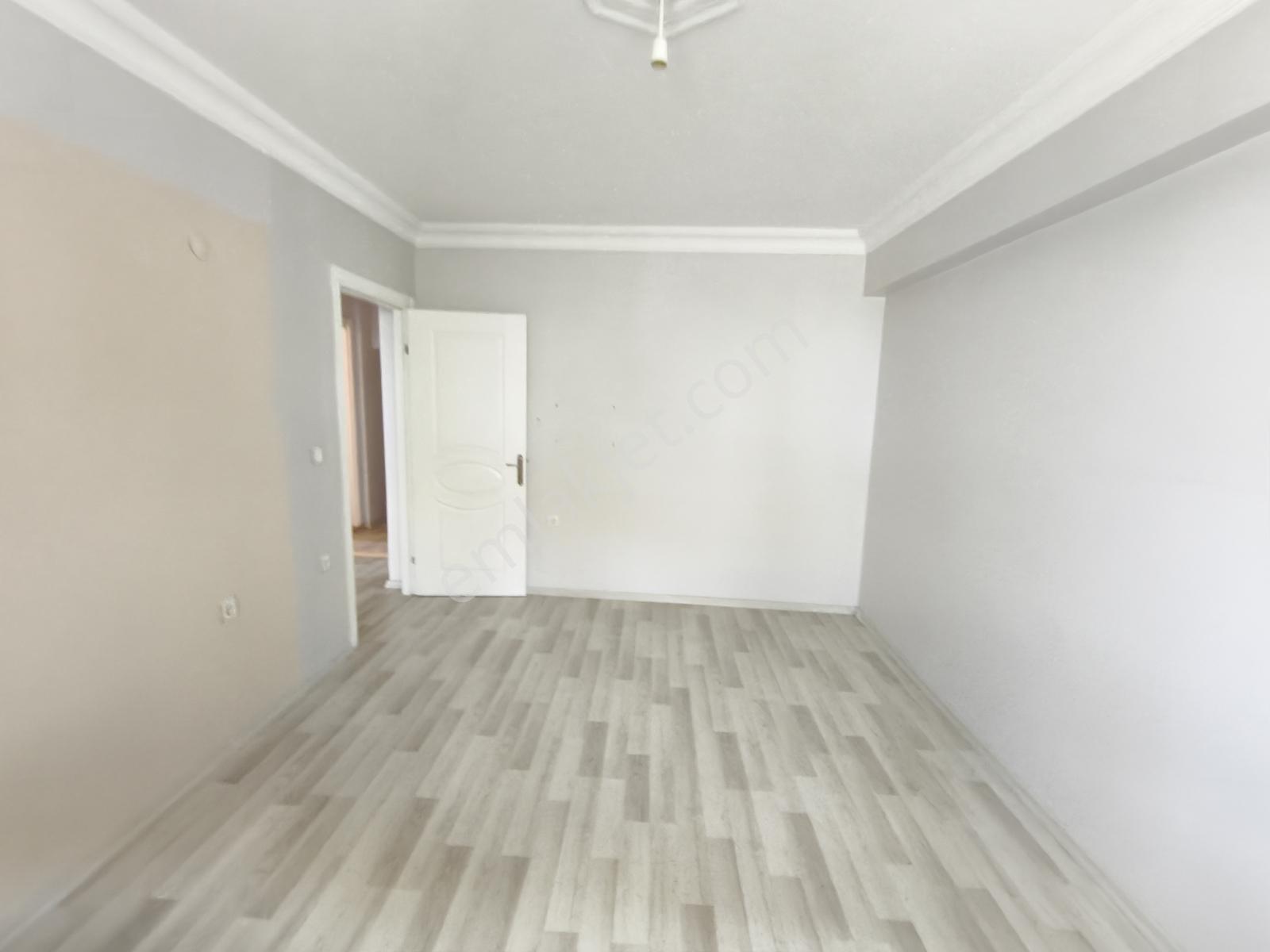 Rami Yeni Mahalle 3+1 110 M² Tadilatlı Çift Cepheli 1.kat Daire — fotoğraf 11