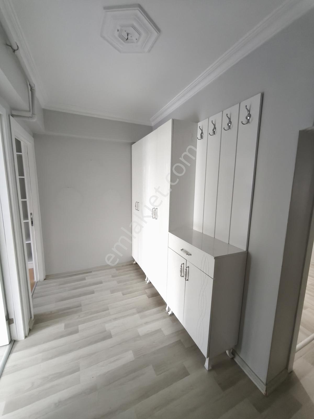 Rami Yeni Mahalle 3+1 110 M² Tadilatlı Çift Cepheli 1.kat Daire — fotoğraf 18