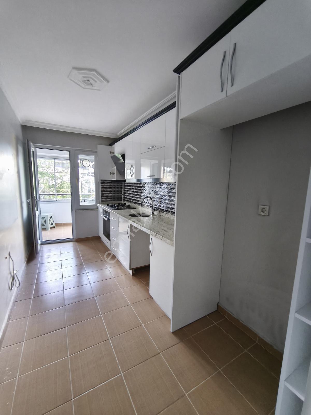 Rami Yeni Mahalle 3+1 110 M² Tadilatlı Çift Cepheli 1.kat Daire — fotoğraf 23