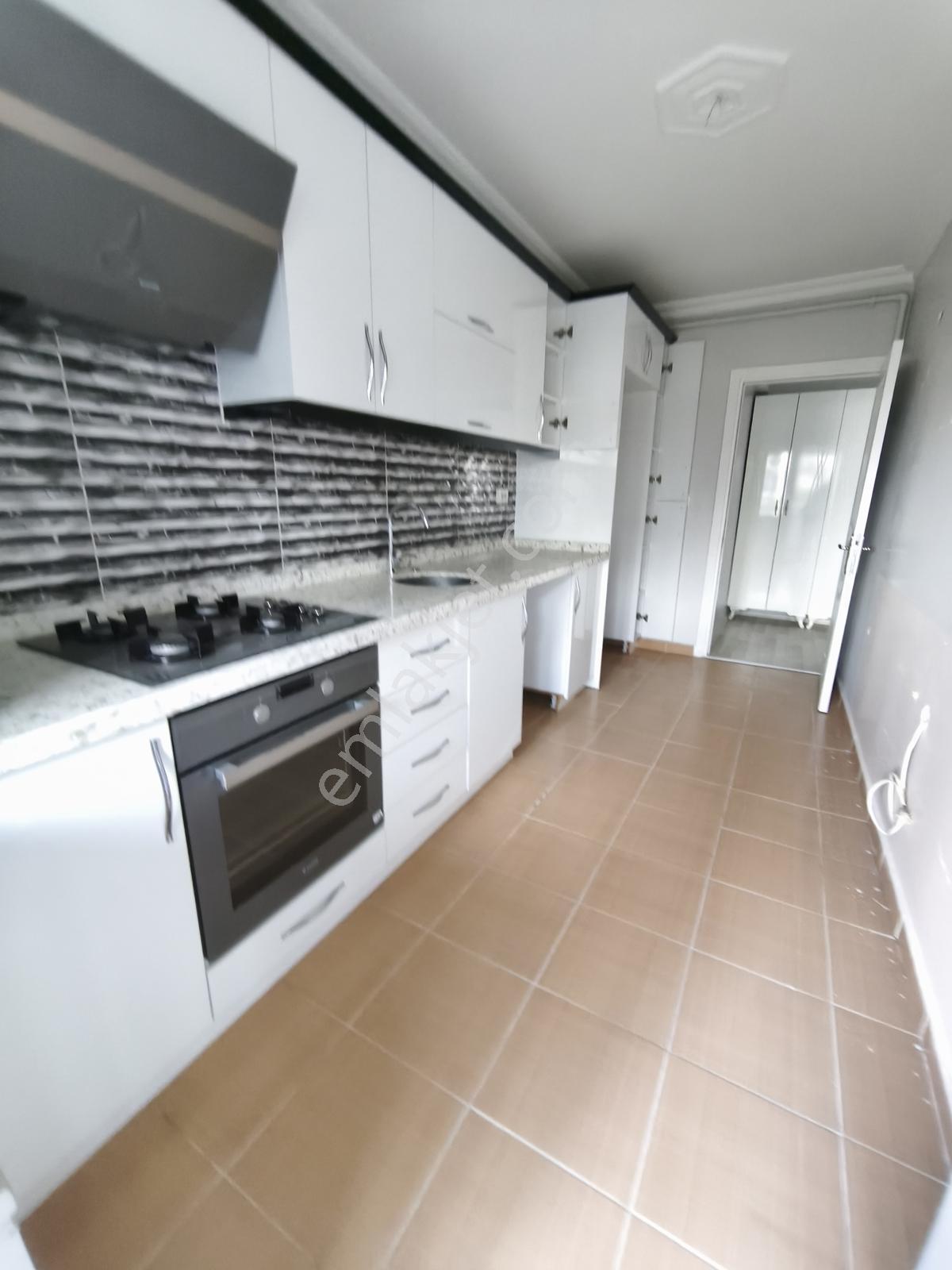 Rami Yeni Mahalle 3+1 110 M² Tadilatlı Çift Cepheli 1.kat Daire — fotoğraf 24