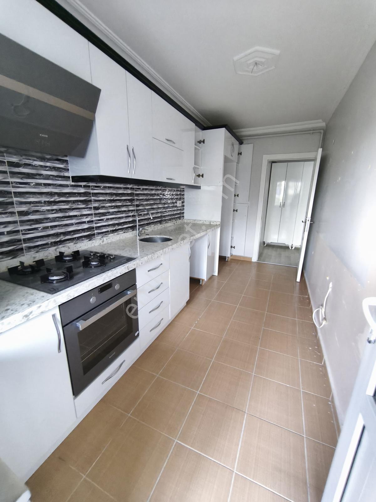 Rami Yeni Mahalle 3+1 110 M² Tadilatlı Çift Cepheli 1.kat Daire — fotoğraf 25