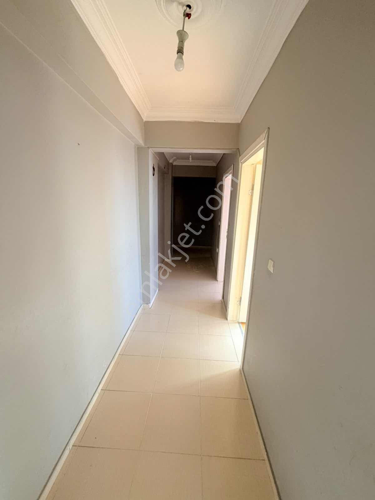 Ze/max'tan İstiklal Cad.iskanlı Arakat Öncephe Satılık 2+1 Daire — fotoğraf 2