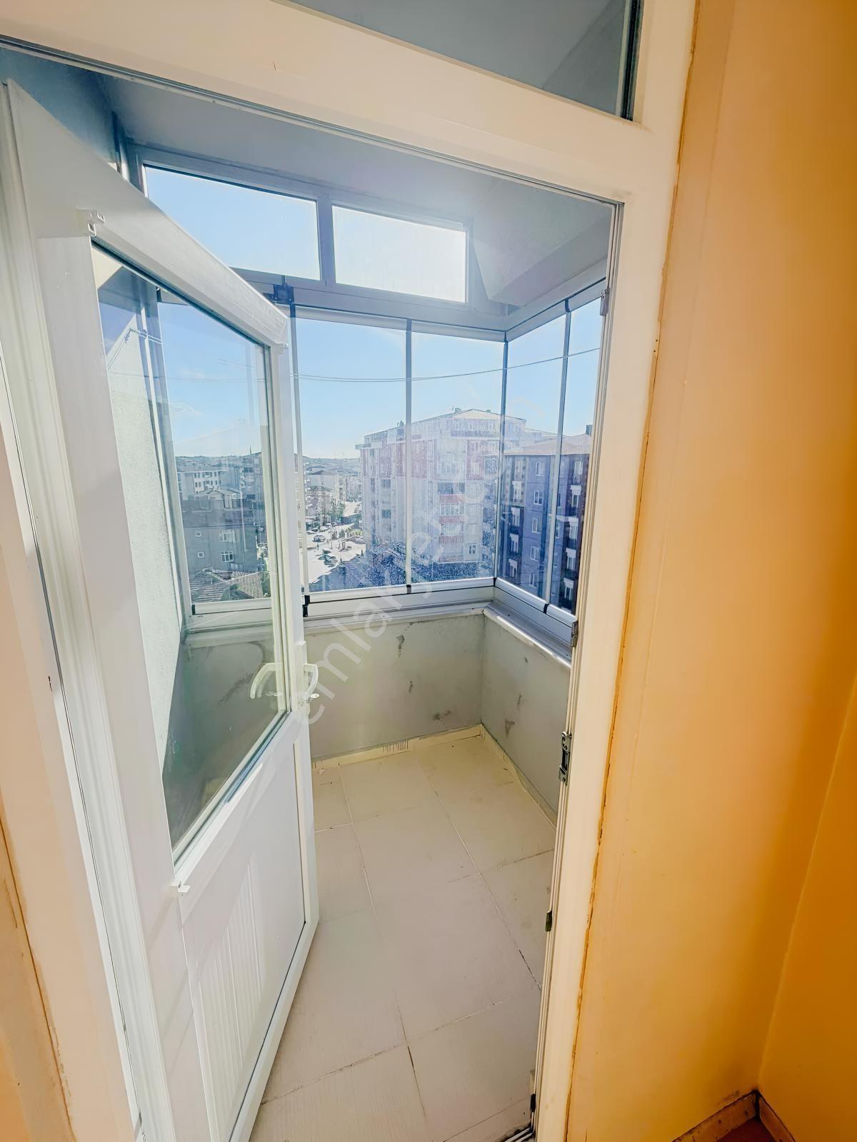 Ze/max'tan İstiklal Cad.iskanlı Arakat Öncephe Satılık 2+1 Daire — fotoğraf 4