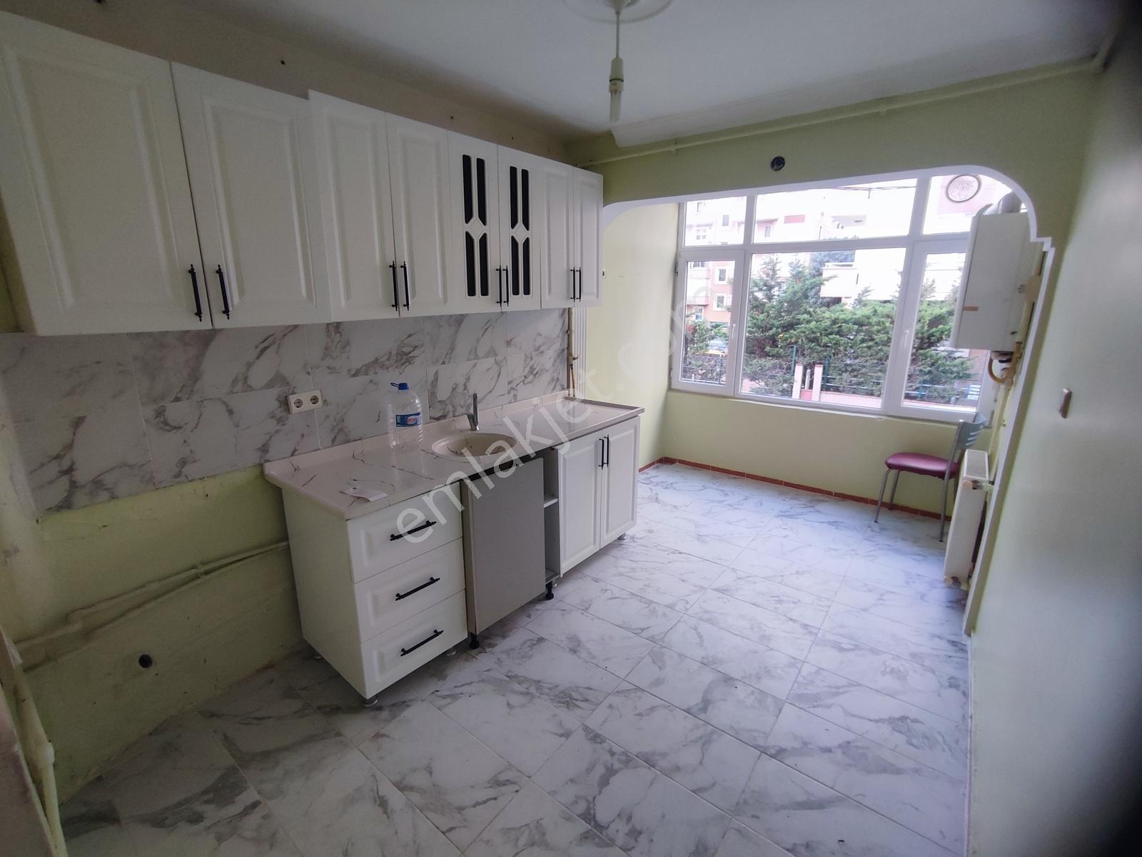 Reha Medin Armağanevlerde İfm Karşısı 80m2 Arakat 2+1 — fotoğraf 5