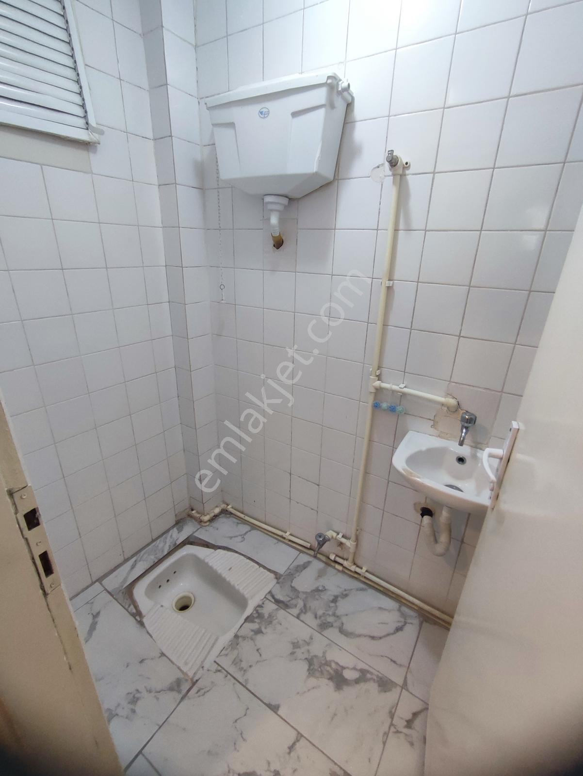 Reha Medin Armağanevlerde İfm Karşısı 80m2 Arakat 2+1 — fotoğraf 16
