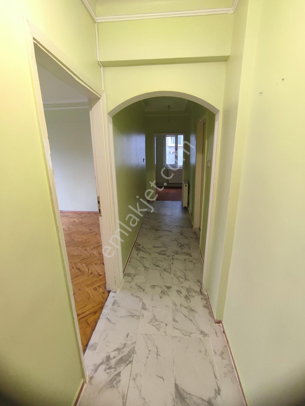 Reha Medin Armağanevlerde İfm Karşısı 80m2 Arakat 2+1 — fotoğraf 17