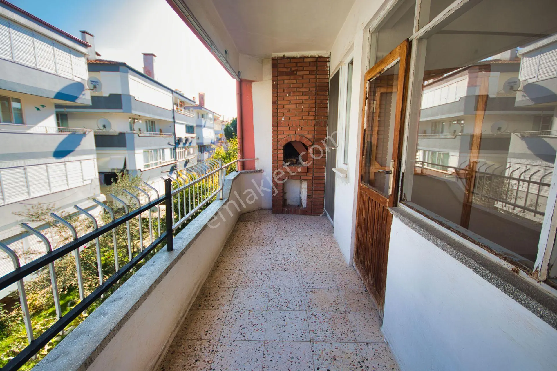 Sadece Aktif'ten Akçay'da Satılık Denize 400mt Barbekülü Çift Wcli Ferah 2+1 Daire — fotoğraf 9