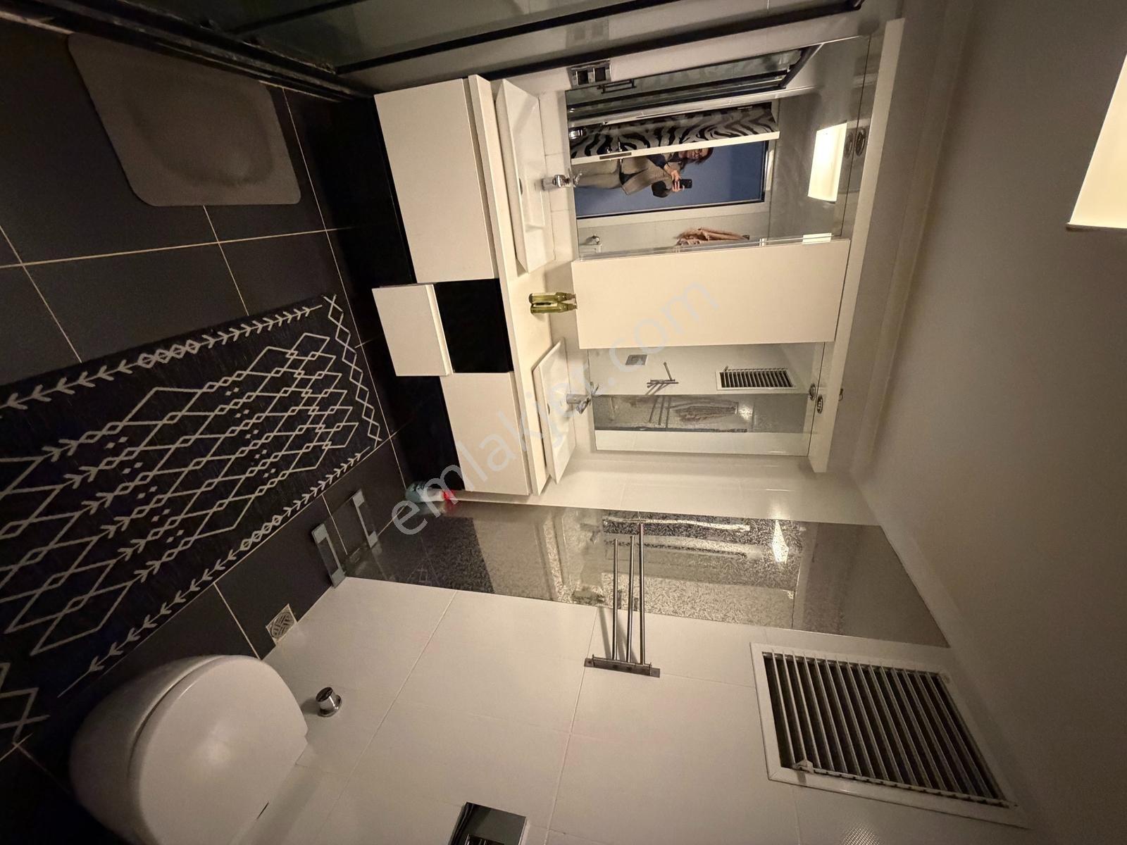 Caddebostan Sahilde Funda Çıkmazı'nda Satılık Keyifli 3+1 — fotoğraf 15
