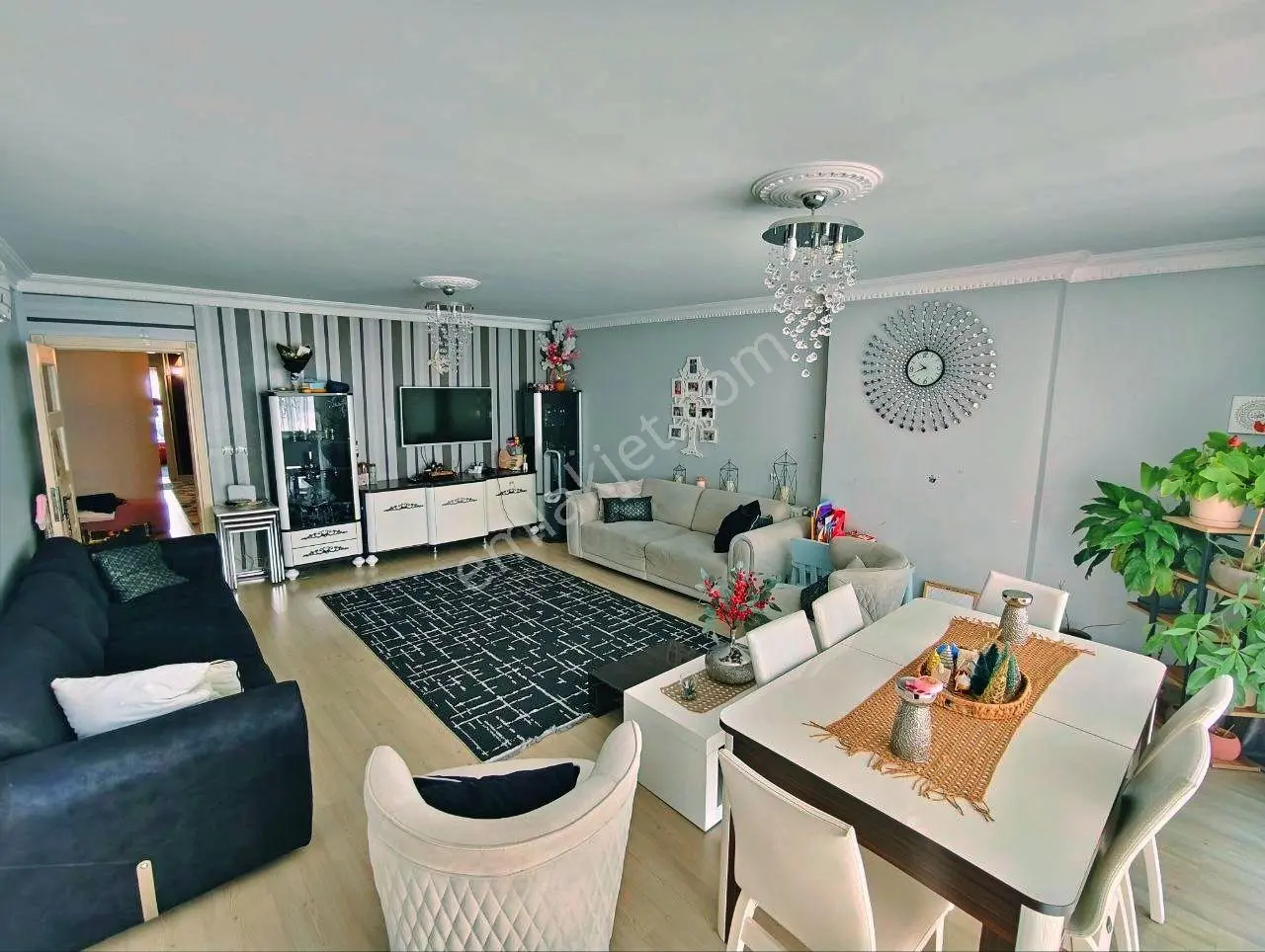 Uytundan Edremit Gazicelal'de Geniş Ferah 3+1 Satılık Daire — fotoğraf 3