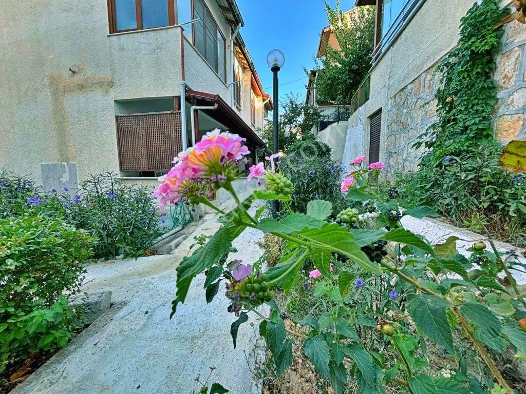 Yetkisi Uytundan Pelitköyde Denize 50 Mt. Doğalgazlı 3+1 Villa — fotoğraf 31