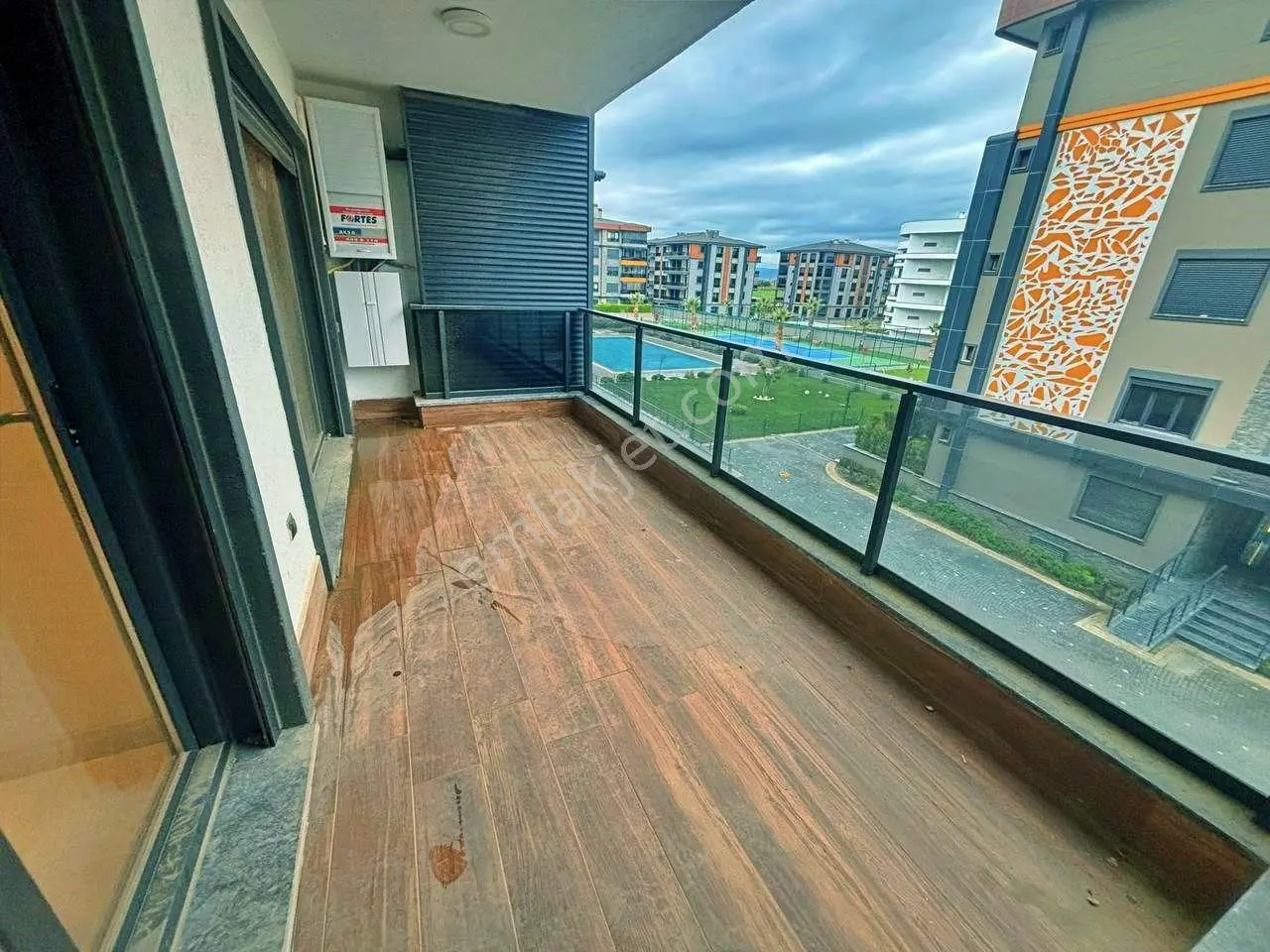 Uytundan Ören'de Havuzlu Ve Tenis Kortlu Sitede 1+1 Akıllı Daire — fotoğraf 9