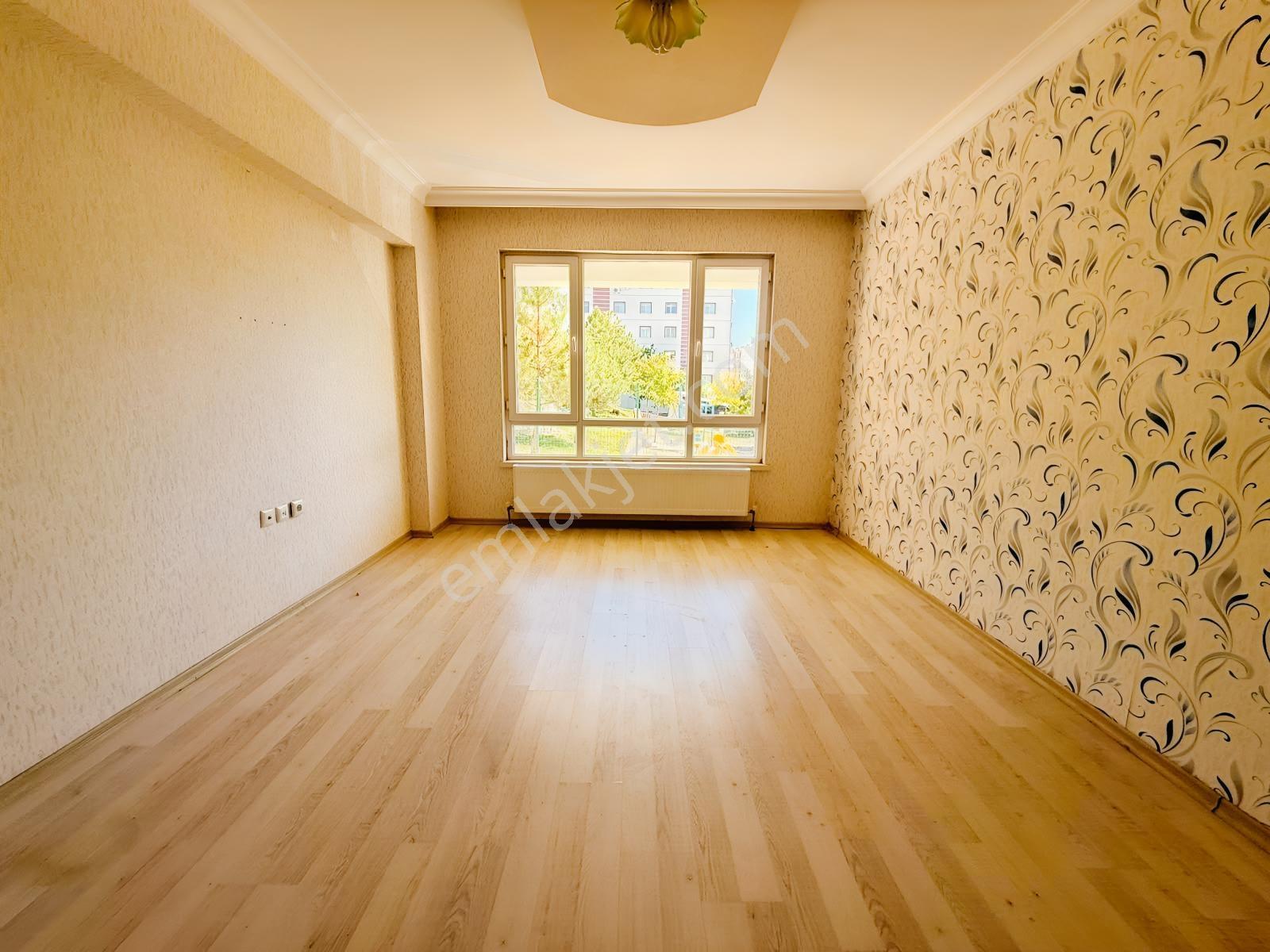 Keçiörende 3+1 Full Krediye Uygun İskanlı 1 Kat Konumlu Daire