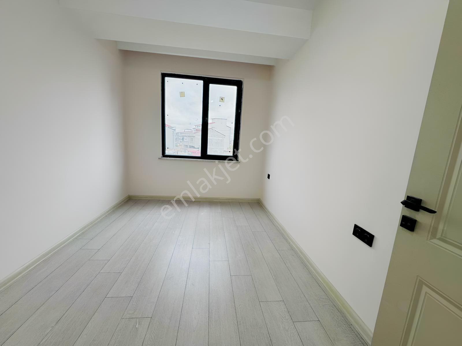 Yunus Emre Mah. Kombi Ankastre Portmantosu Takılı Arakat 2+0 — fotoğraf 8