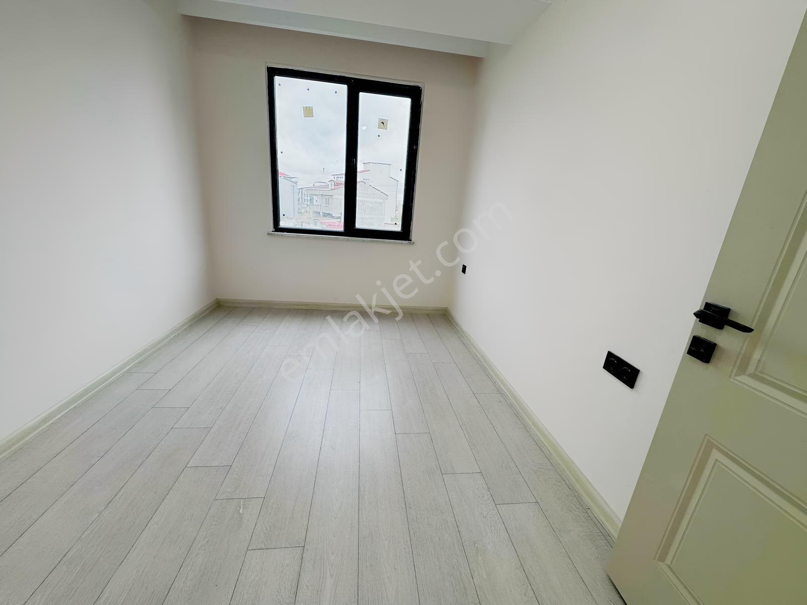 Yunus Emre Mah. Kombi Ankastre Portmantosu Takılı Arakat 2+0 — fotoğraf 12