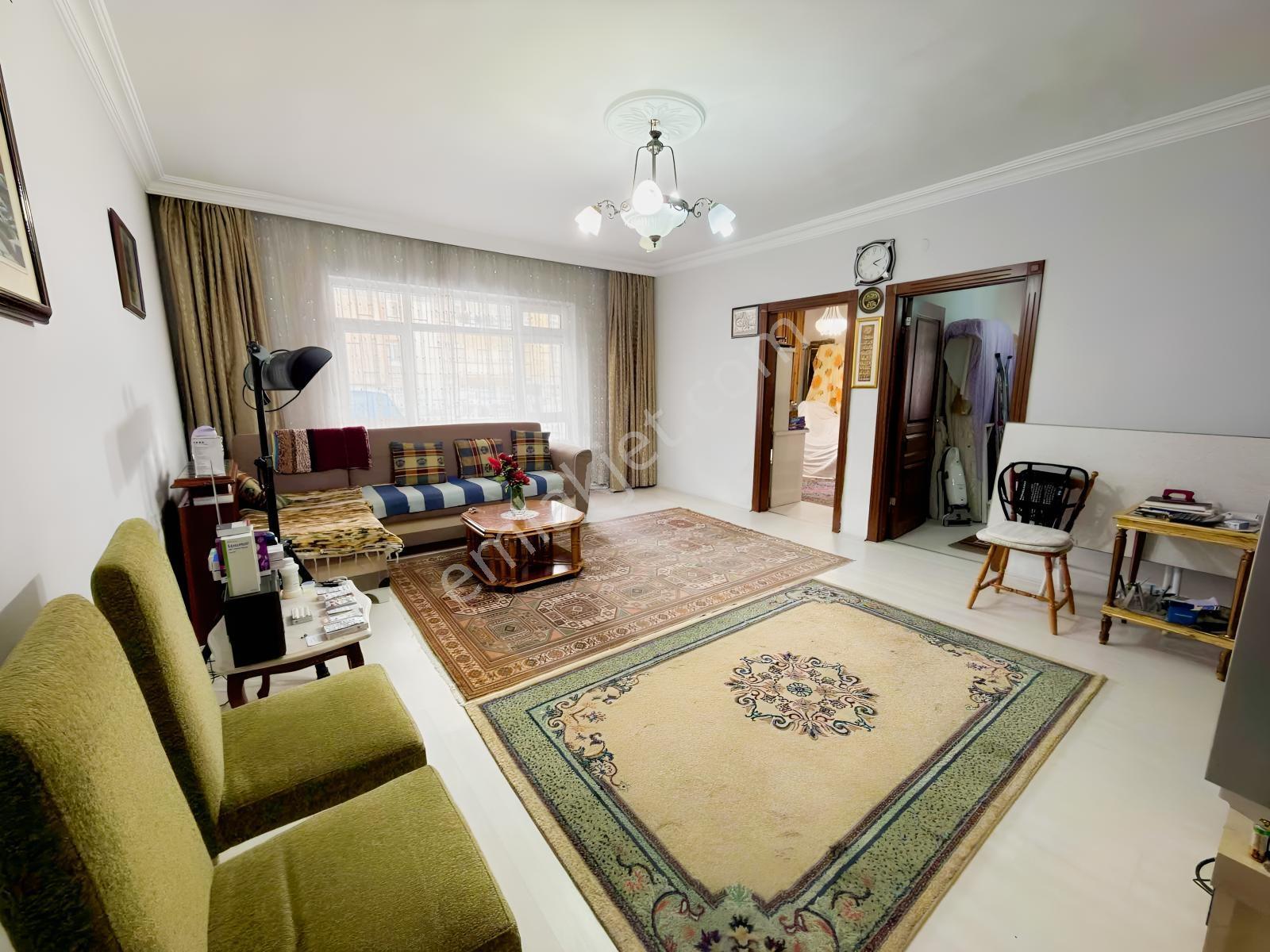 Pınarbaşı Mahallesi 3+1 100 M² Giriş Kat Yapılı Bakımlı Satılık