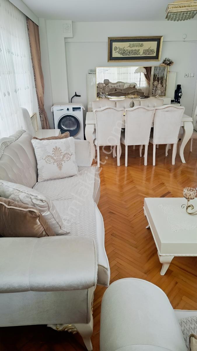 Fatih Maltada 3. Kat 2+1 Banyo Wc Ayri Köse Daire Balkonlu — fotoğraf 9