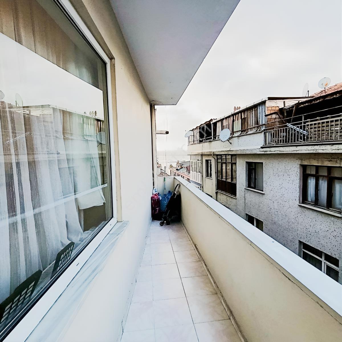 Cumhuriyet'te Satılık 3+1 Krediye Uygun Marmaray'a Yakın — fotoğraf 22