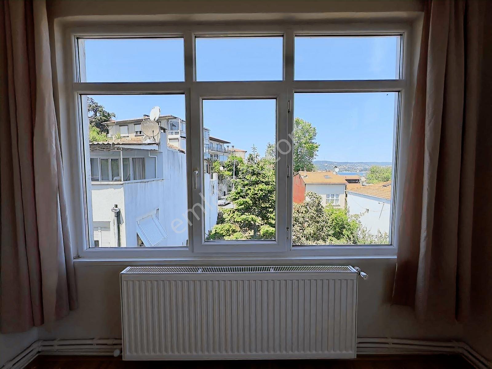 Remax Fly'dan, Sarıyer, Yeniköy'de Eşsiz Boğaz Manzaralı Daıre
