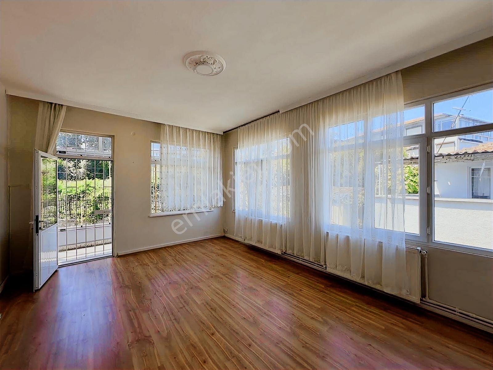 Remax Fly'dan, Sarıyer, Yeniköy'de Eşsiz Boğaz Manzaralı Daıre — fotoğraf 13