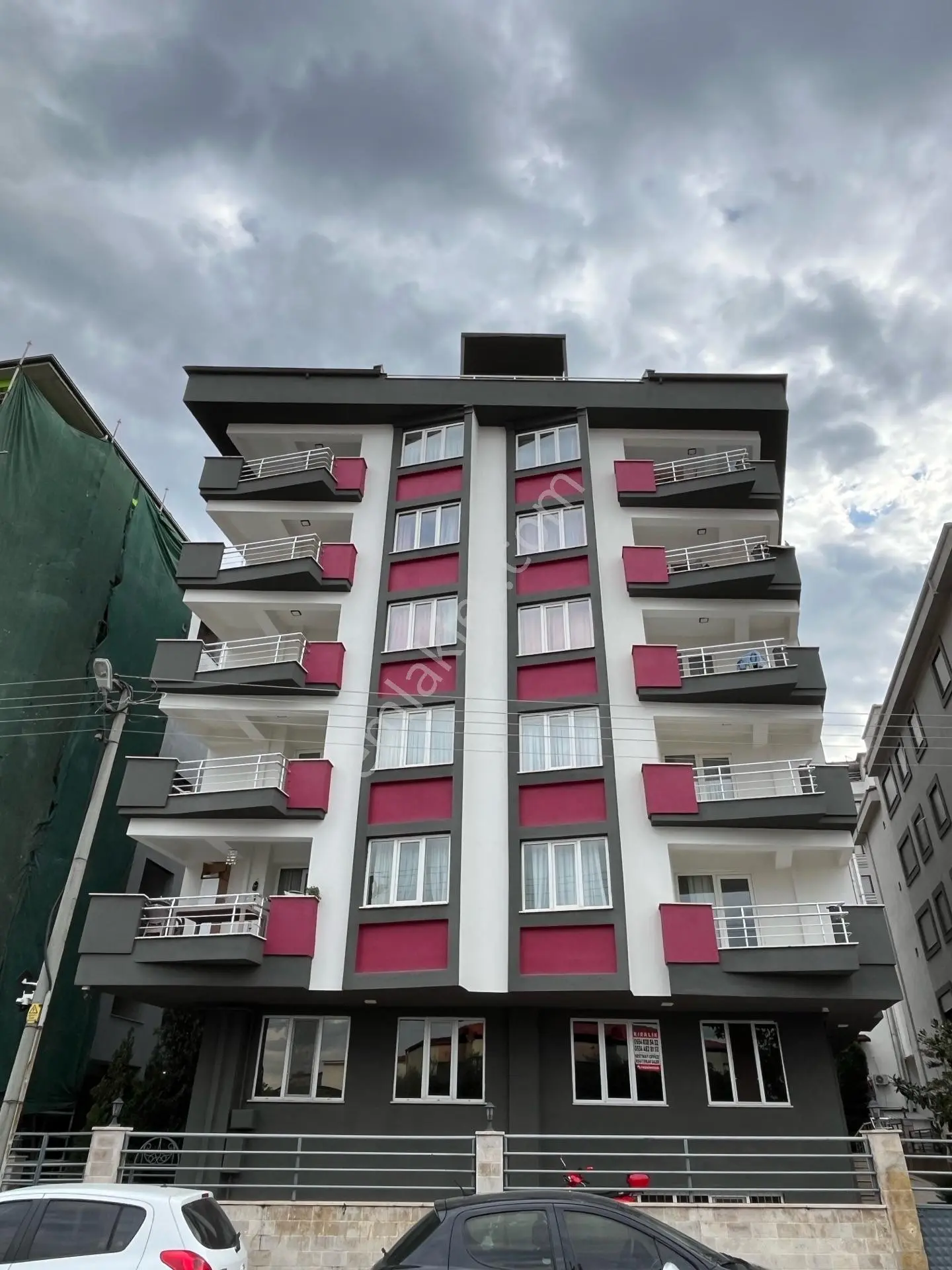 Göl Ve Dağ Manzaralı Geniş Balkonlu Arakat Apart Fırsatı