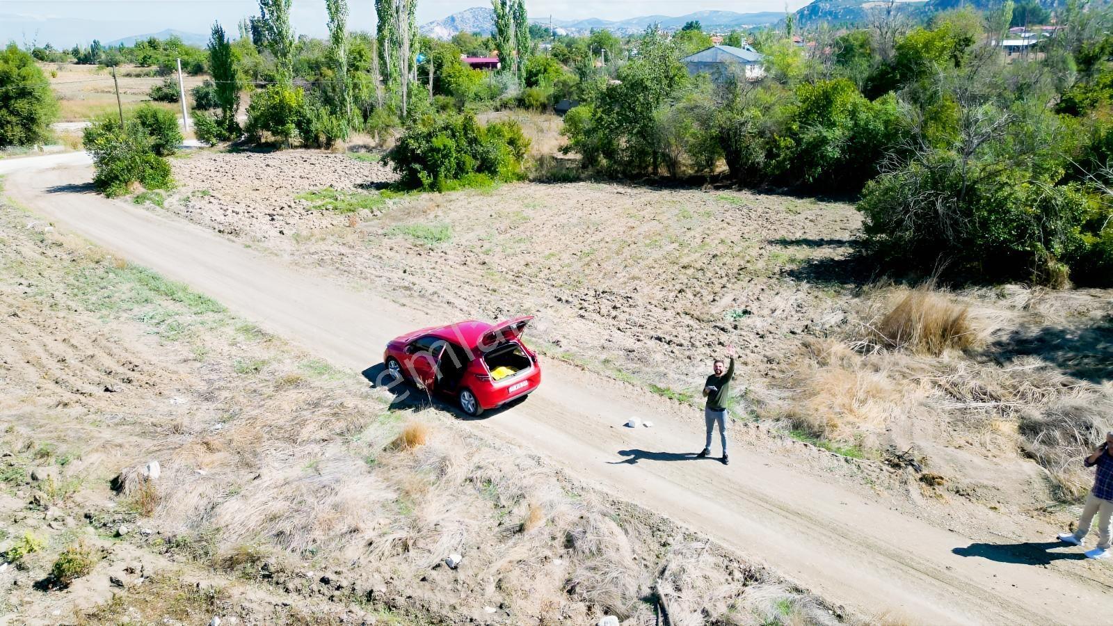 İl Merkezine 15dk,içinde Suyu Var,kasaba 150m,resmı Yollu — fotoğraf 3
