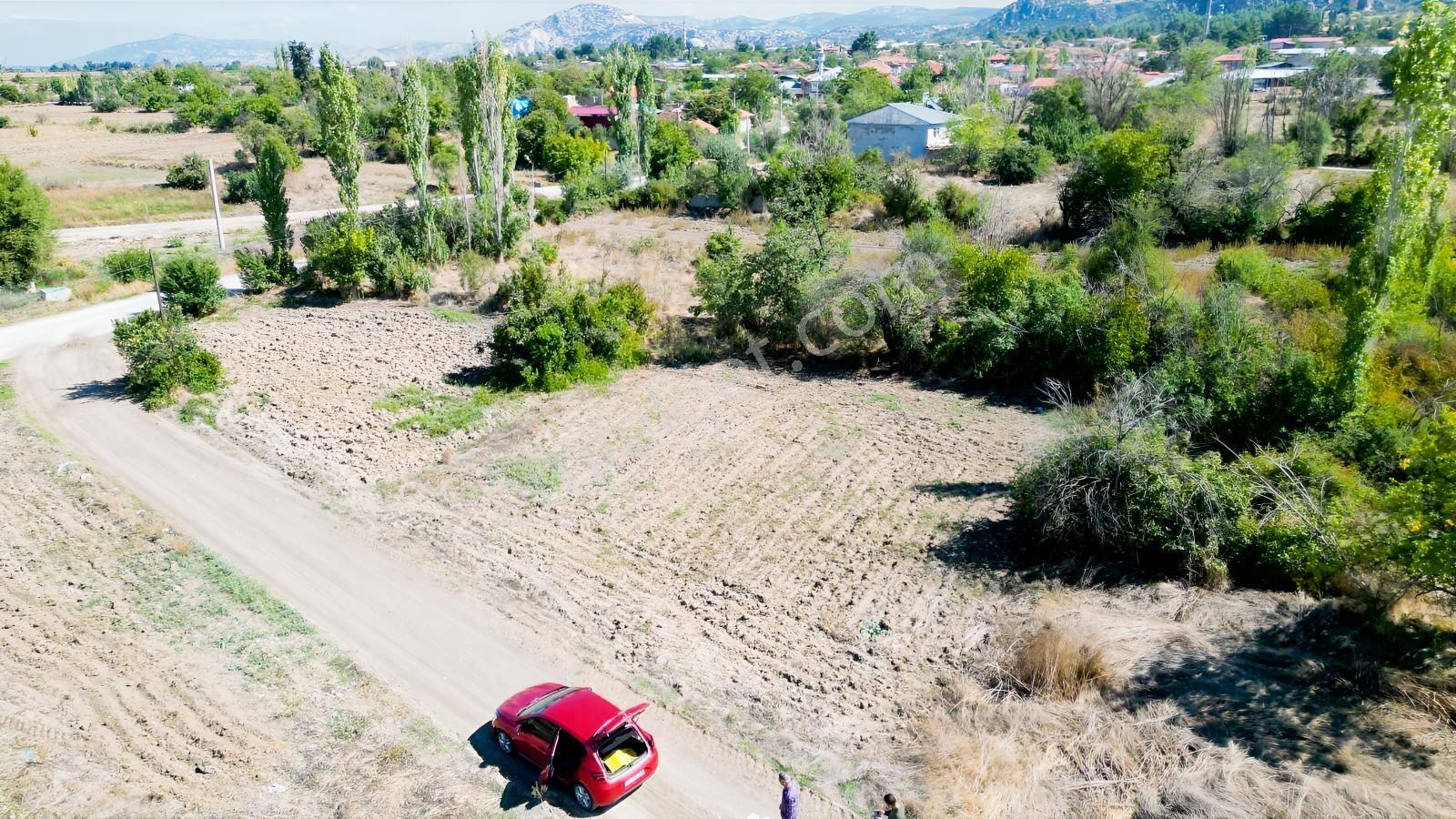 İl Merkezine 15dk,içinde Suyu Var,kasaba 150m,resmı Yollu — fotoğraf 4